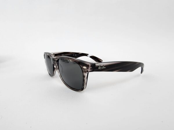 RAY-BAN NEW WAYFARER CLASSIC